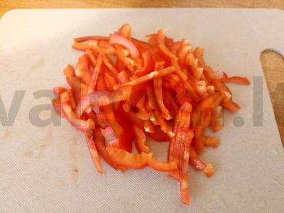 Dietinės salotos su šviežiomis daržovėmis Žingsnis 2