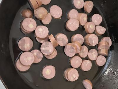 Žirnių sriuba su dešrelėmis ir garstyčiomis Žingsnis 3