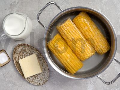 Paprasti virti kukurūzai Žingsnis 1