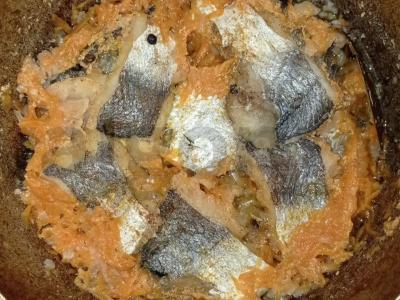 Aromatingas žuvies troškinys Žingsnis 1