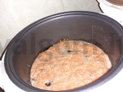 Morkų ir moliūgų pyragas su džiovintomis slyvomis Žingsnis 4