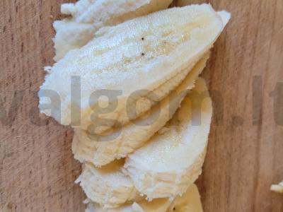 Avižiniai blynai su bananais Žingsnis 2