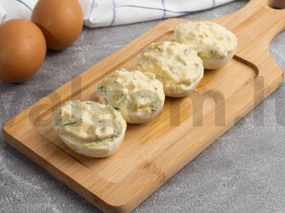 Įdaryti kiaušiniai su agurkais Žingsnis 3