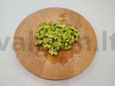 Kivių salsa mėsai ir žuviai Žingsnis 1