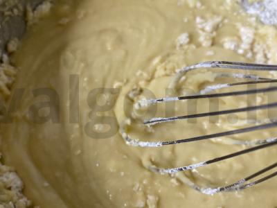 Braškių keksiukai prie kavos Žingsnis 4