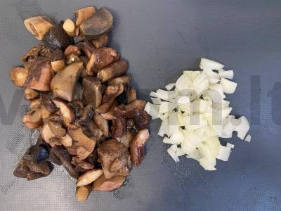 Caro paštetas su grybais Žingsnis 1