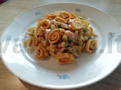 Salotų "garbanos" pagrindine nuotrauka