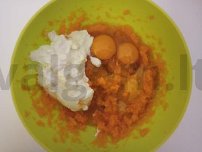 Moliūgų keksiukai be cukraus su rikotos kremu Žingsnis 1