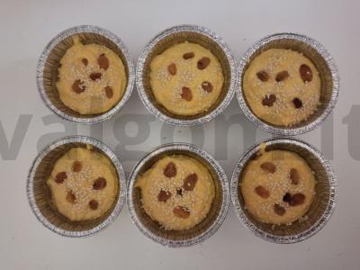 Moliūgų keksiukai be cukraus su rikotos kremu Žingsnis 3