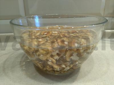 Tinkami ir sveiki graikiniai riešutai Žingsnis 1