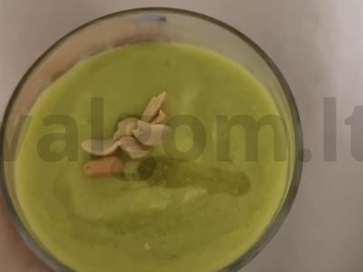 Avokadų ir mangų kokteilis. pagrindine nuotrauka