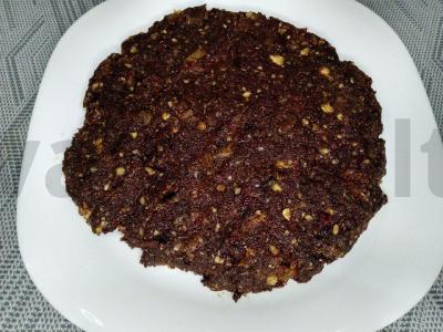 Šokoladinis desertas su riešutais, džiovintais vaisiais be cukraus ir kepimo Žingsnis 1