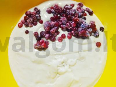 Iškilmingi uogų keksiukai Žingsnis 2