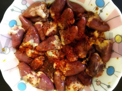 Vištienos širdelių kebabai sojų ir citrinų marinate Žingsnis 3