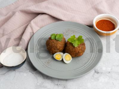 Kotletai, įdaryti putpelių kiaušiniais ir paprika pagrindine nuotrauka