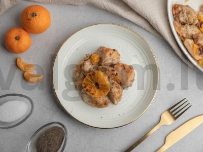 Kepta vištienos krūtinėlė su mandarinais pagrindine nuotrauka