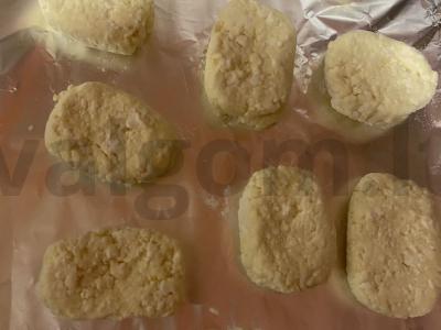 Ryžių miltų sūrio pyragėliai su kokosų drožlėmis Žingsnis 4