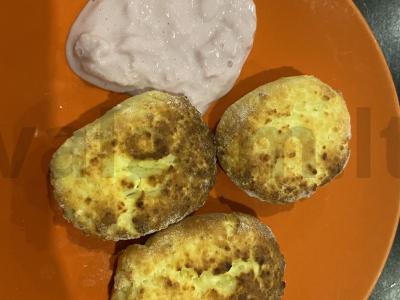 Ryžių miltų sūrio pyragėliai su kokosų drožlėmis pagrindine nuotrauka