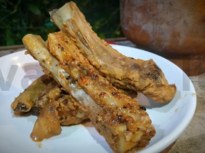 Kiaulienos šonkaulių adobo. pagrindine nuotrauka