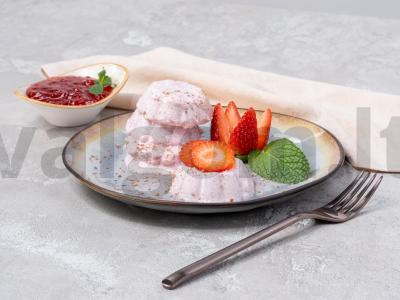 Lengvas braškių desertas pagrindine nuotrauka