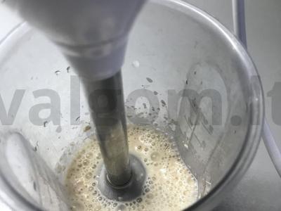 Avižinių dribsnių blynas su varške ir pomidorais Žingsnis 1