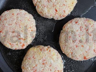 Krabų lazdelių kotletai Žingsnis 4