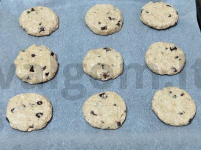 Avižiniai sausainiai su šokoladu ir sultenėmis Žingsnis 3