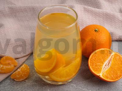 Mandarinų kompotas multicooker keptuvėje pagrindine nuotrauka