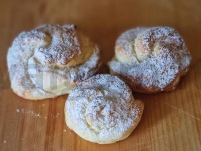 Sūrio rožės pagrindine nuotrauka