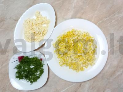 Originalios salotos su rūkyta krūtinėle ir grybais Žingsnis 4