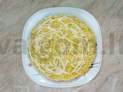 Originalios salotos su rūkyta krūtinėle ir grybais pagrindine nuotrauka