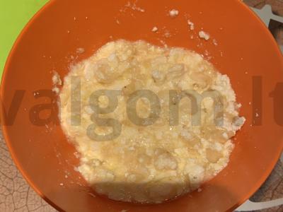 Varškės mini apkepai su bananais Žingsnis 3