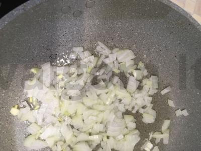 Papuoškite bulguru ir daržovėmis su prieskoniais Žingsnis 2