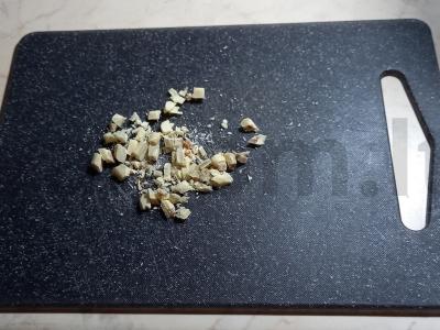 Šokoladinė panna cotta su juoduoju ir baltuoju šokoladu Žingsnis 3