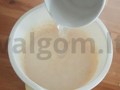 Kreminiai blyneliai ant kefyro Žingsnis 3