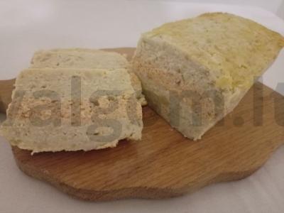 Sluoksniuotas lydekos, kalmarų ir lašišos terinas pagrindine nuotrauka