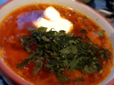 Virti barščiai ant jautienos kaulų pagrindine nuotrauka