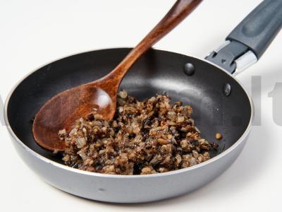 Įdaryti pomidorai su grybais Žingsnis 1
