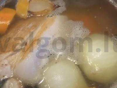 Ramenas su kiauliena su kaulu Žingsnis 4