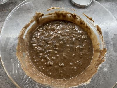 Tortas su šokoladiniu pyragu ir žemės riešutais Žingsnis 3