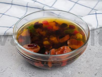 Kalėdinis vaisių pyragas su uogiene ir arbata Žingsnis 1
