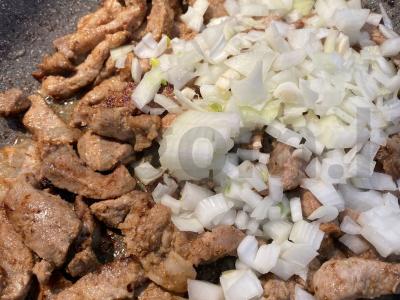 Kiaulienos guliašas, kokį gamindavome vaikystėje. Žingsnis 3