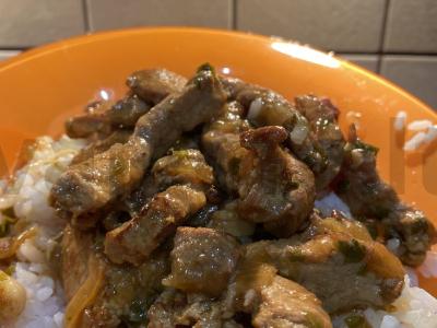 Kiaulienos guliašas, kokį gamindavome vaikystėje. pagrindine nuotrauka