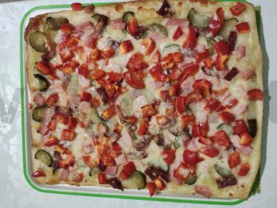 Kaimo pica su virta dešra pagrindine nuotrauka