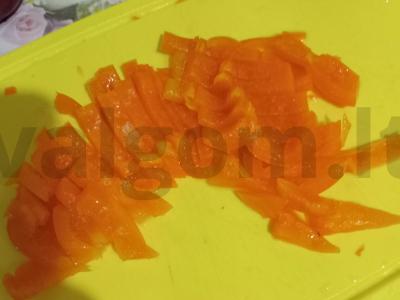 Vištienos šlaunelės daržovių padaže Žingsnis 6