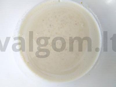 Skanus pistacijų ir aviečių pyragas su kreminėmis putomis Žingsnis 2