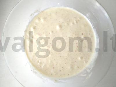 Skanus pistacijų ir aviečių pyragas su kreminėmis putomis Žingsnis 4