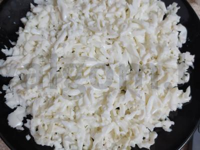 Salotos "Chrizantema" su krabų lazdelėmis ir obuoliais Žingsnis 1