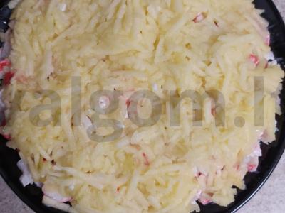 Salotos "Chrizantema" su krabų lazdelėmis ir obuoliais Žingsnis 4