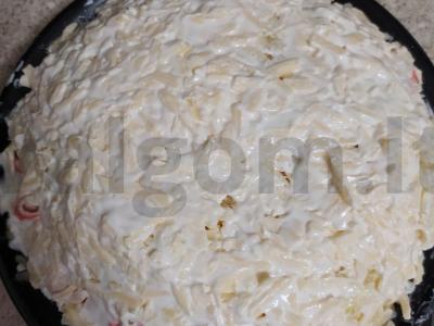 Salotos "Chrizantema" su krabų lazdelėmis ir obuoliais Žingsnis 5